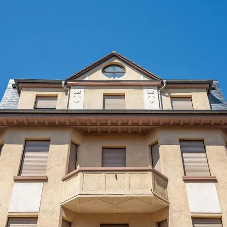 Appartement Altbau In Bahnhofsnaehe Mit Heimkino & Terrasse *