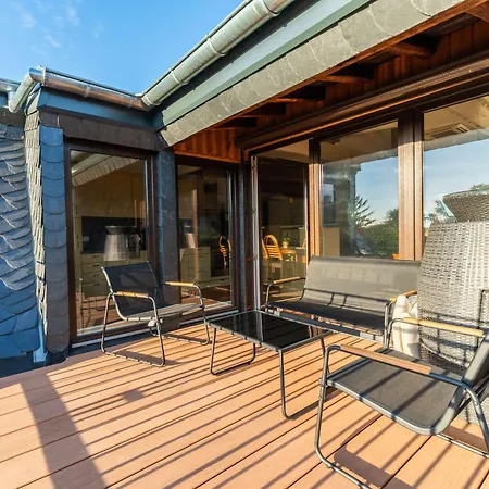 Appartement Altbau In Bahnhofsnaehe Mit Heimkino & Terrasse